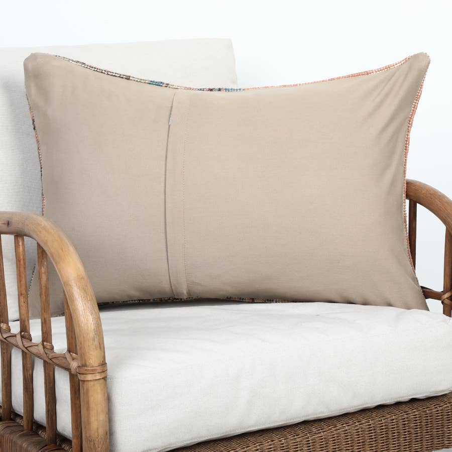 Lyla vintage rug pillow cover 16x24"