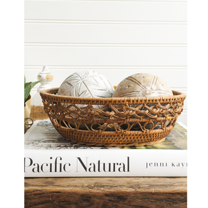 Vintage handwoven basket with 2 wooden decor balls