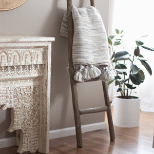 Tassel woven throw