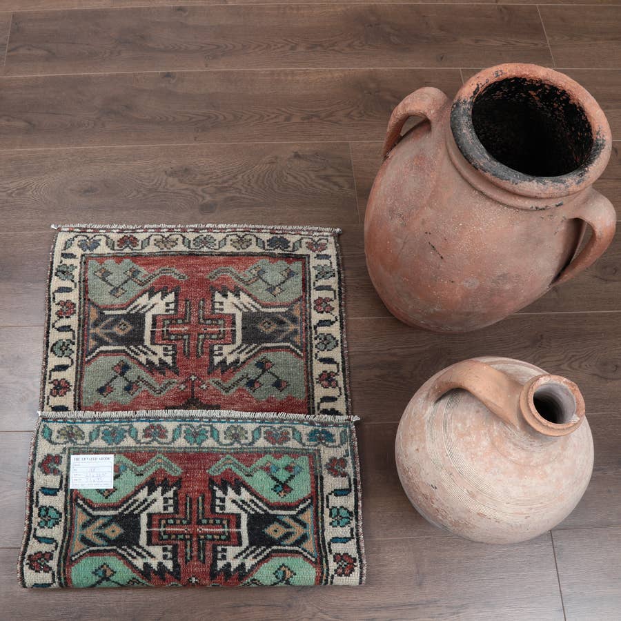 Cami vintage turkish rug, 36.5"x21"